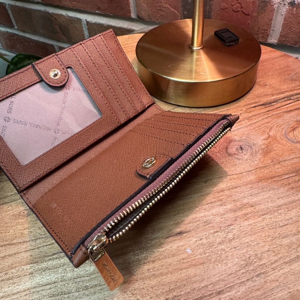 Michael Kors Brown Saffiano Leather wallet with Gold Logo - Picture 3 of 4